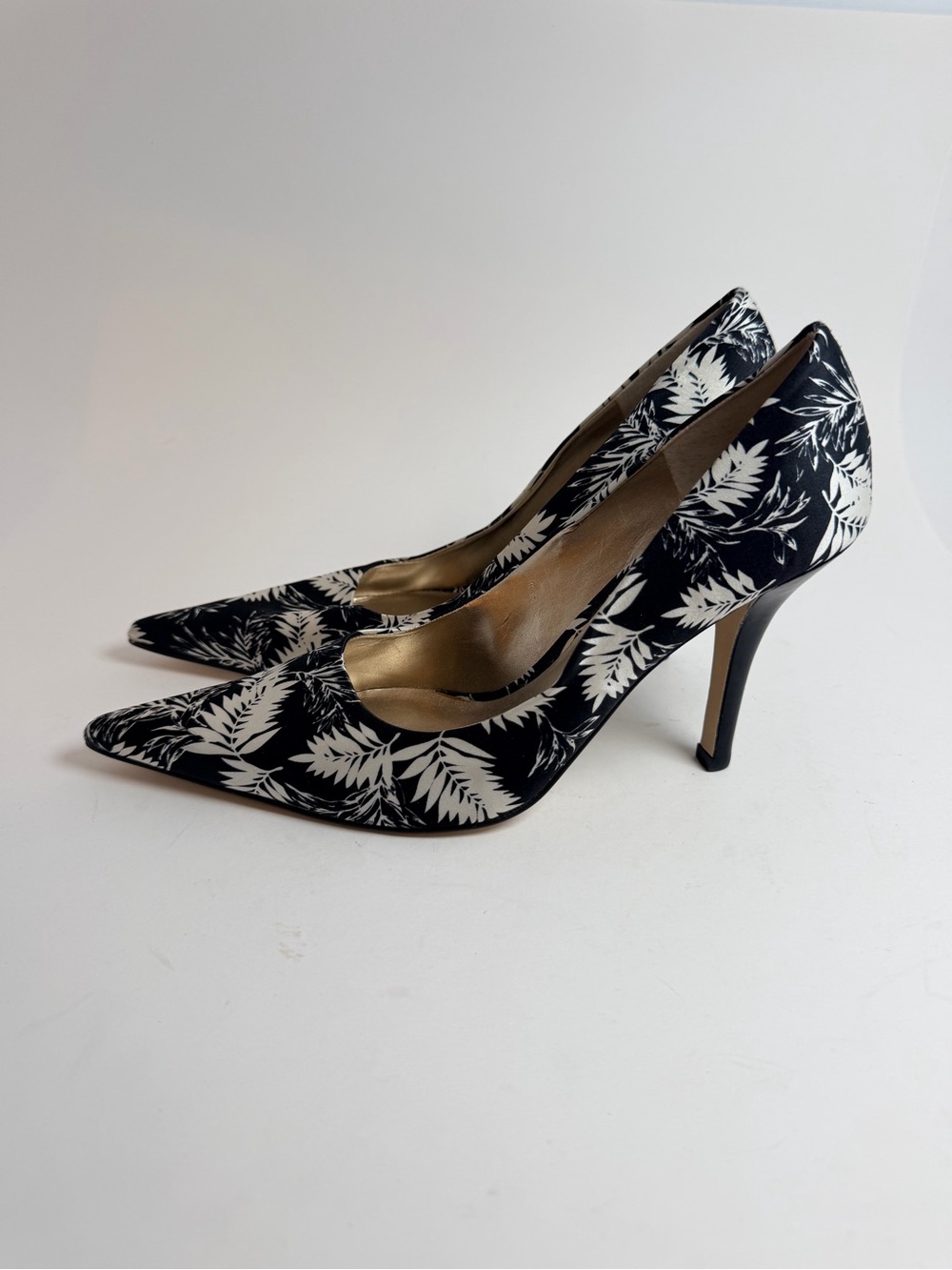 Nine West Black and White Leaf-Print Pointed-Toe Pumps